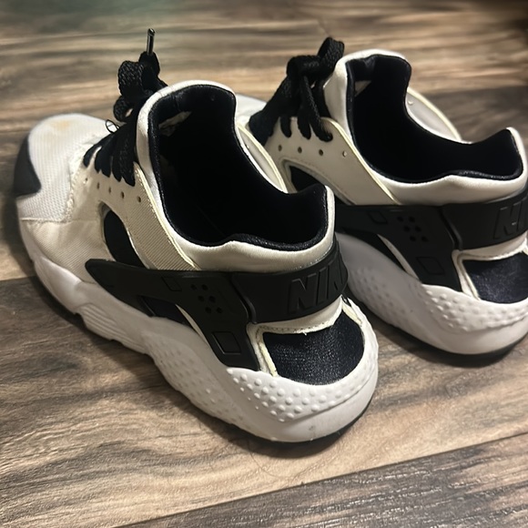 Shoes - Picture 2 of 2